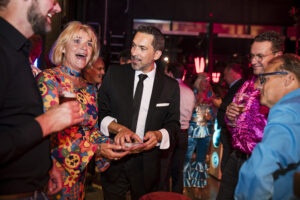 Joe Pequerrucho MindLeader Magic Mystery Entertainer Rotterdam Bedrijfsfeest Personeelsfeest Bedrijfsborrel Evenement Goochelaar Mindfuck Artiest Mentalist